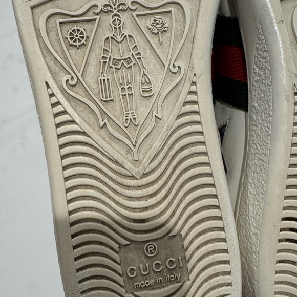 Authentic Gucci sneakers with stars design - Picture 11 of 15
